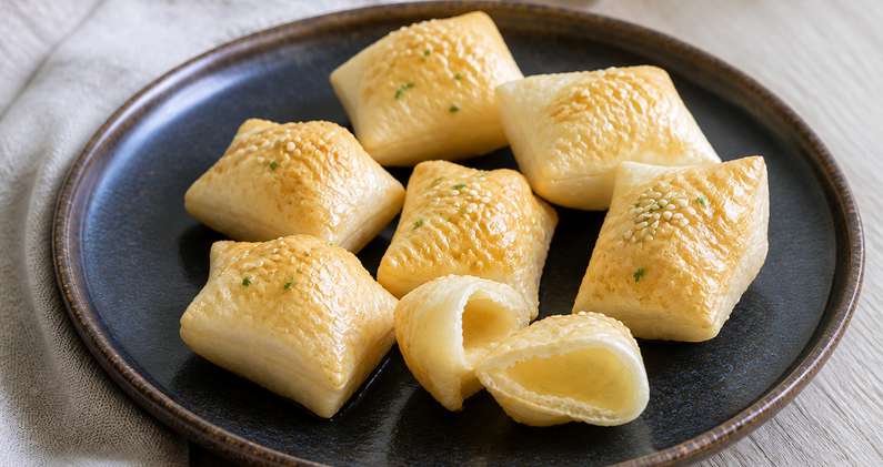 Mochi bites soufflés à l’airfryer : kirimochi en 10 min